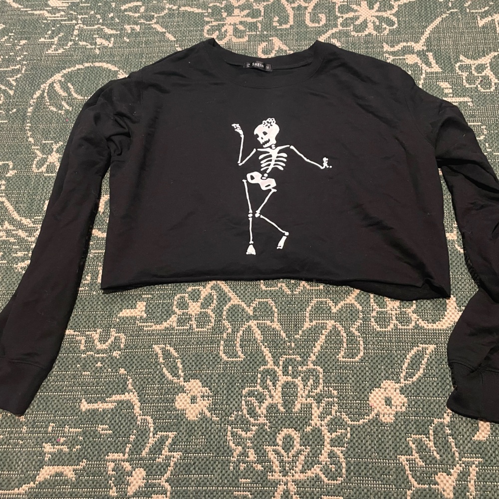 Shein dancing skeleton black cropped sweatshirt